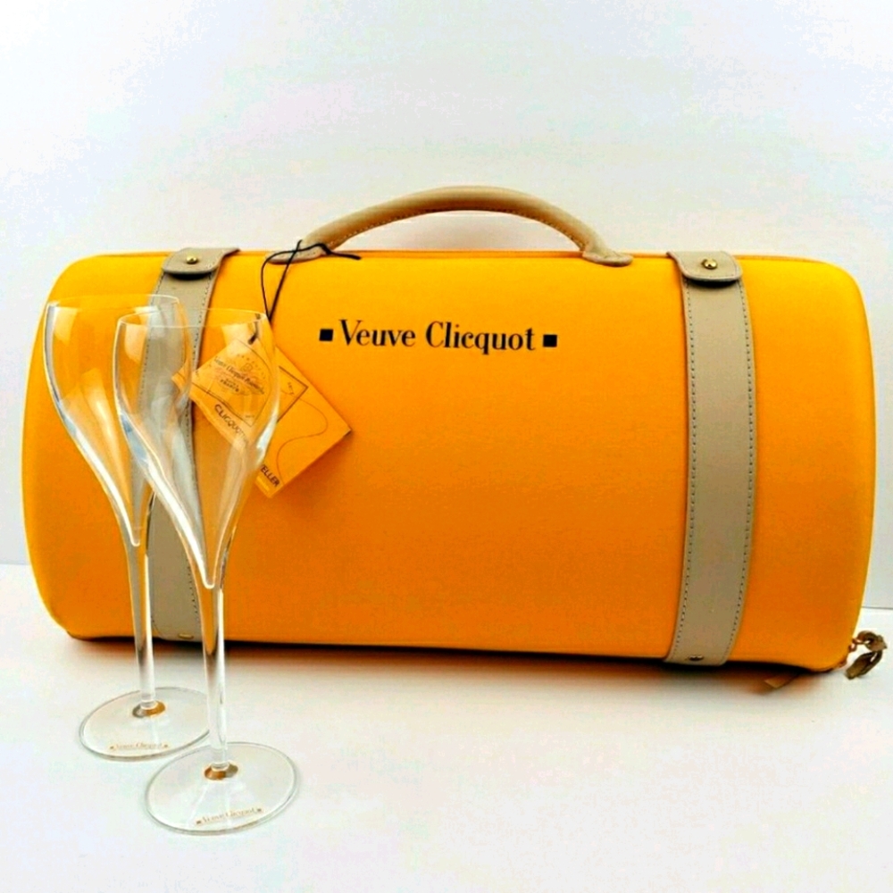 Veuve Cliquot bag, champagne flutes